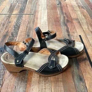 Adorable Dansko wedge sandals
